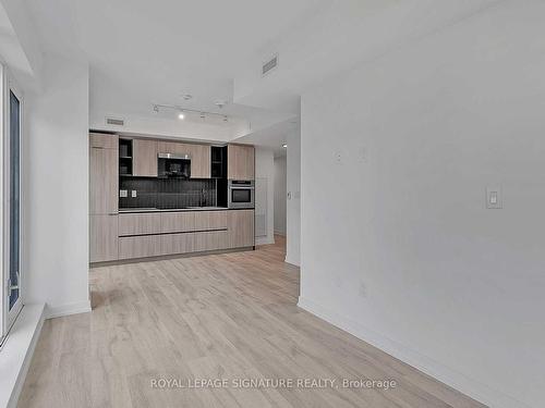 308-2 Augusta Ave, Toronto, ON - Indoor Photo Showing Kitchen