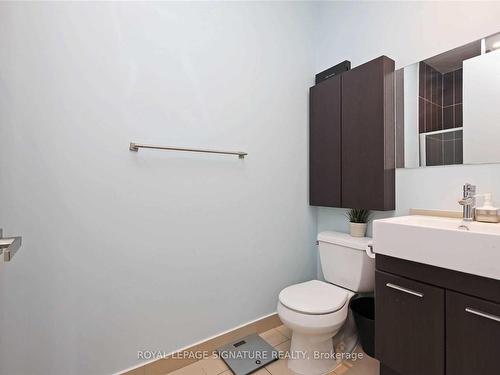 204-770 Bay St, Toronto, ON - Indoor Photo Showing Bathroom