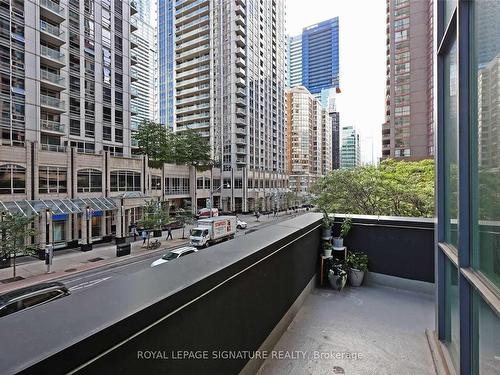 204-770 Bay St, Toronto, ON - Outdoor With Facade