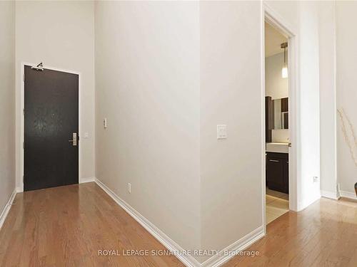 204-770 Bay St, Toronto, ON - Indoor Photo Showing Other Room