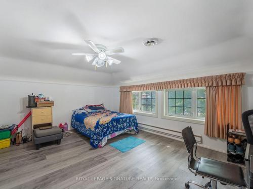 58 Oxford St, Richmond Hill, ON - Indoor Photo Showing Bedroom