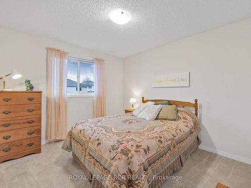 21 Colbourne Cres, Orangeville, ON - Indoor Photo Showing Bedroom