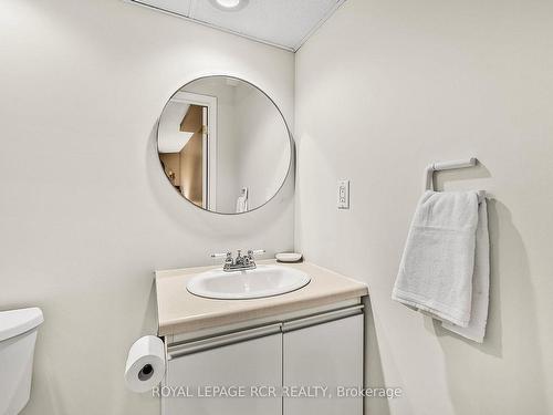 21 Colbourne Cres, Orangeville, ON - Indoor Photo Showing Bathroom