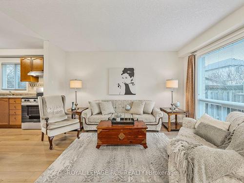 21 Colbourne Cres, Orangeville, ON - Indoor Photo Showing Living Room