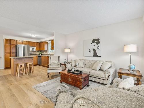 21 Colbourne Cres, Orangeville, ON - Indoor Photo Showing Living Room