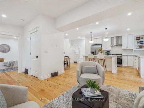 3 East St E, Grimsby, ON - Indoor Photo Showing Living Room