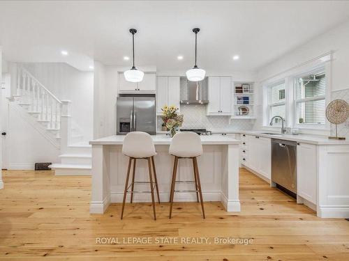 3 East St E, Grimsby, ON - Indoor Photo Showing Kitchen With Upgraded Kitchen