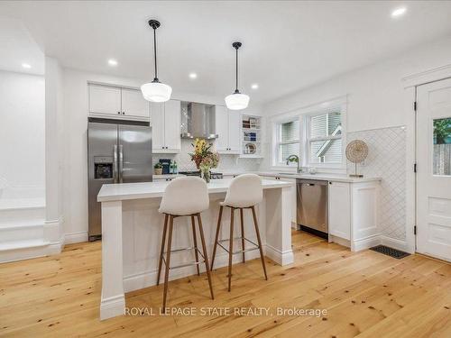 3 East St E, Grimsby, ON - Indoor Photo Showing Kitchen With Upgraded Kitchen