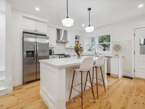 3 East St E, Grimsby, ON - Indoor Photo Showing Kitchen With Upgraded Kitchen