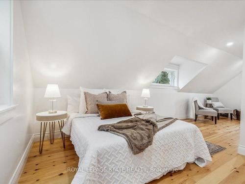 3 East St E, Grimsby, ON - Indoor Photo Showing Bedroom