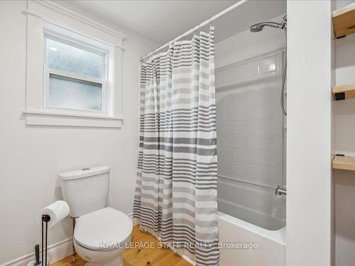 3 East St E, Grimsby, ON - Indoor Photo Showing Bathroom