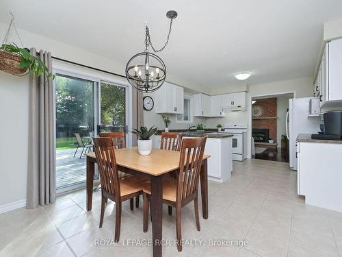 33 Riverside Dr, Mono, ON - Indoor Photo Showing Kitchen With Double Sink