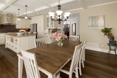 667 Quarry Avenue, Kelowna, BC - Indoor Photo Showing Dining Room