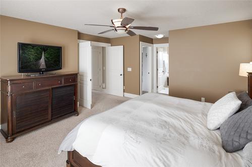 667 Quarry Avenue, Kelowna, BC - Indoor Photo Showing Bedroom