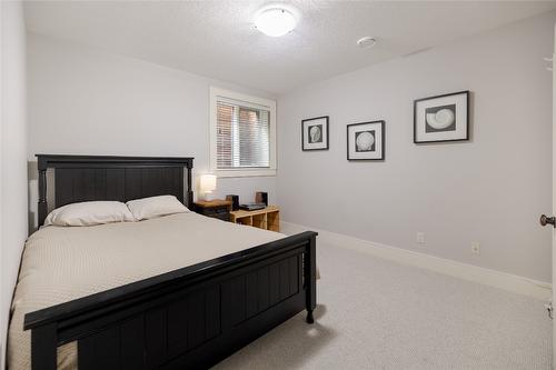 667 Quarry Avenue, Kelowna, BC - Indoor Photo Showing Bedroom