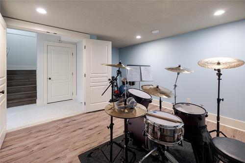 667 Quarry Avenue, Kelowna, BC - Indoor Photo Showing Other Room