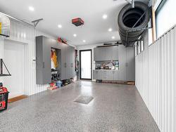 Garage - 