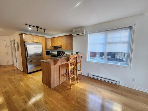 Kitchen - 3983 Boul. Édouard-Montpetit, Montréal (Côte-Des-Neiges/Notre-Dame-De-Grâce), QC - Indoor Photo Showing Kitchen