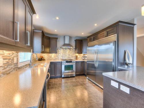 Kitchen - 317 Rue Du Noroît, Salaberry-De-Valleyfield, QC - Indoor Photo Showing Kitchen With Upgraded Kitchen