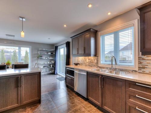 Kitchen - 317 Rue Du Noroît, Salaberry-De-Valleyfield, QC - Indoor Photo Showing Kitchen With Double Sink