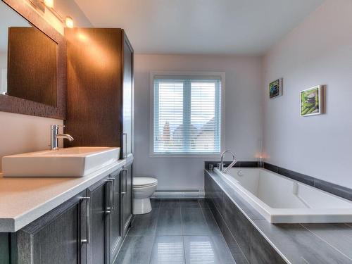 Ensuite bathroom - 317 Rue Du Noroît, Salaberry-De-Valleyfield, QC - Indoor Photo Showing Bathroom