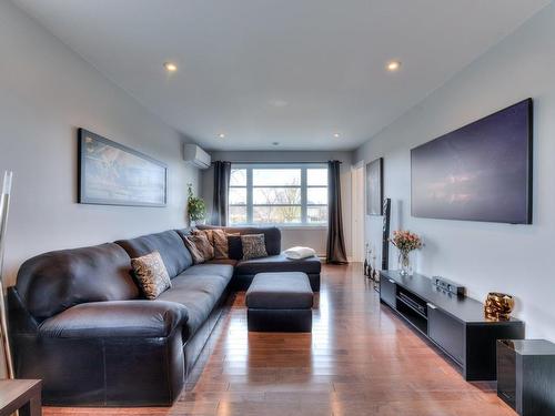 Family room - 317 Rue Du Noroît, Salaberry-De-Valleyfield, QC - Indoor Photo Showing Living Room