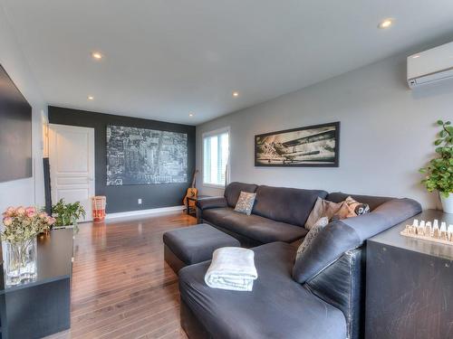 Family room - 317 Rue Du Noroît, Salaberry-De-Valleyfield, QC - Indoor Photo Showing Living Room