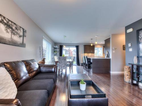 Living room - 317 Rue Du Noroît, Salaberry-De-Valleyfield, QC - Indoor Photo Showing Living Room