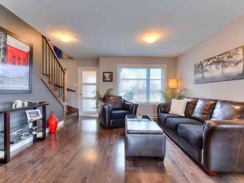 Living room - 317 Rue Du Noroît, Salaberry-De-Valleyfield, QC - Indoor Photo Showing Living Room