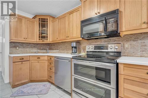 37 - 295 Water Street, Guelph (Old University), ON - Indoor Photo Showing Kitchen