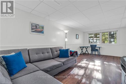 37 - 295 Water Street, Guelph (Old University), ON - Indoor Photo Showing Living Room