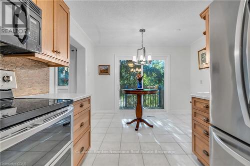 37 - 295 Water Street, Guelph (Old University), ON - Indoor Photo Showing Kitchen