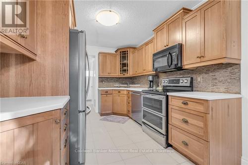 37 - 295 Water Street, Guelph (Old University), ON - Indoor Photo Showing Kitchen