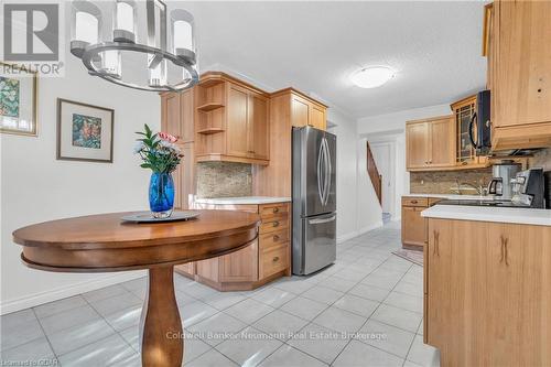 37 - 295 Water Street, Guelph (Old University), ON - Indoor Photo Showing Kitchen