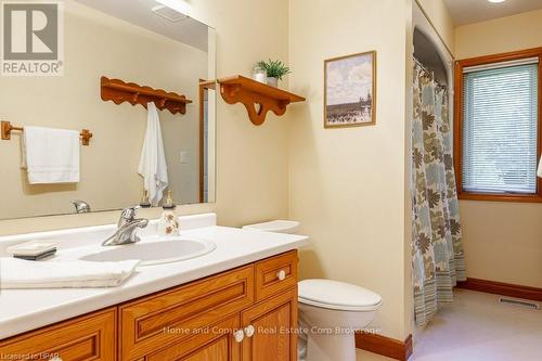 3975 Tannahill Street, Perth East (Shakespeare), ON - Indoor Photo Showing Bathroom