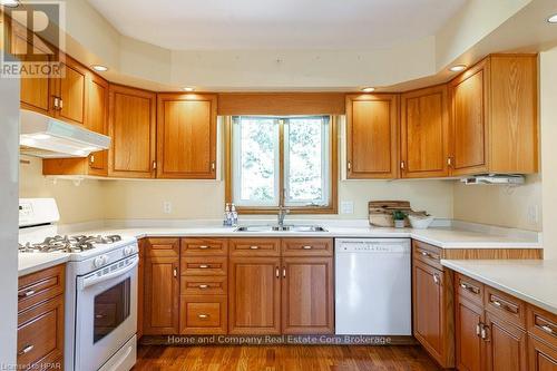 3975 Tannahill Street, Perth East (Shakespeare), ON - Indoor Photo Showing Kitchen With Double Sink