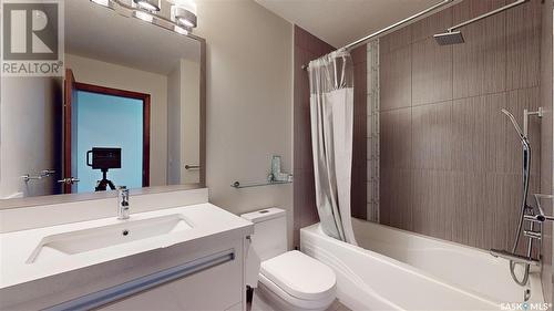 404 2101 Heseltine Road, Regina, SK - Indoor Photo Showing Bathroom