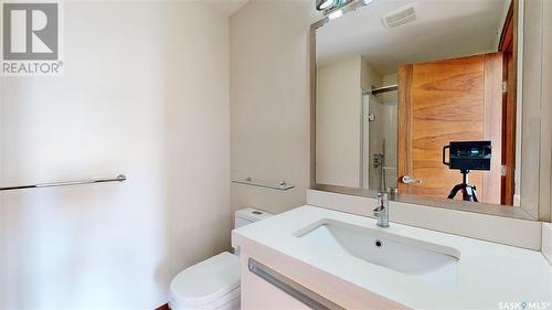 404 2101 Heseltine Road, Regina, SK - Indoor Photo Showing Bathroom