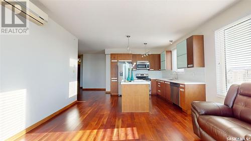 404 2101 Heseltine Road, Regina, SK - Indoor Photo Showing Kitchen