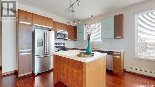 404 2101 Heseltine Road, Regina, SK - Indoor Photo Showing Kitchen