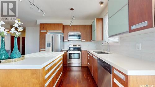 404 2101 Heseltine Road, Regina, SK - Indoor Photo Showing Kitchen With Double Sink With Upgraded Kitchen