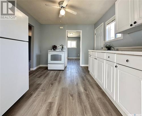 421 Alexandra Street, Regina, SK - Indoor Photo Showing Kitchen