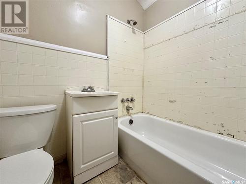 1957 Quebec Street, Regina, SK - Indoor Photo Showing Bathroom