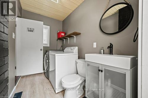 101 Charles Street E, Kitchener, ON - Indoor Photo Showing Laundry Room