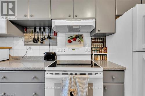 108 - 89 Westwood Road, Guelph (West Willow Woods), ON - Indoor Photo Showing Kitchen