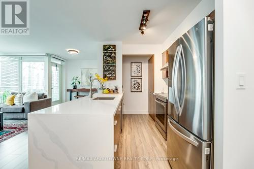 3308 - 81 Navy Wharf Court, Toronto, ON - Indoor Photo Showing Kitchen