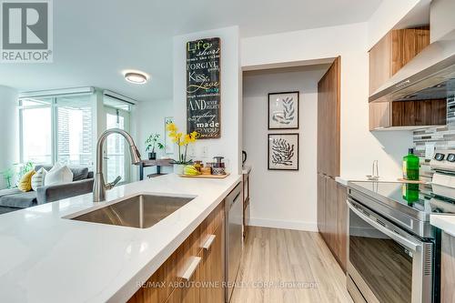 3308 - 81 Navy Wharf Court, Toronto, ON - Indoor Photo Showing Kitchen With Upgraded Kitchen