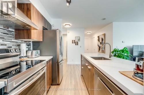 3308 - 81 Navy Wharf Court, Toronto, ON - Indoor Photo Showing Kitchen