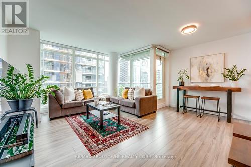 3308 - 81 Navy Wharf Court, Toronto, ON - Indoor Photo Showing Living Room