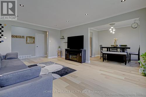 68 Droxford Avenue, Toronto, ON - Indoor Photo Showing Living Room